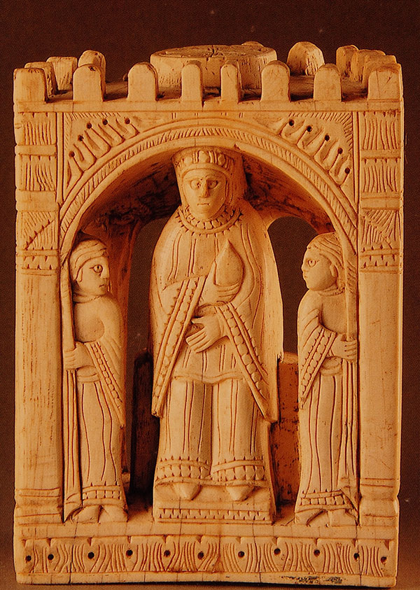 Queen from the collection known as “Charlemagne chessmen”, from the Cabinet des Médailles